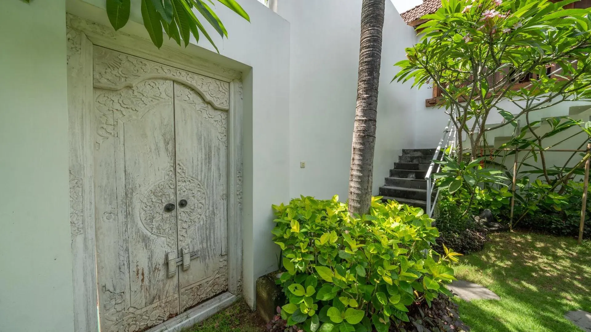 Villa Palm Tree - Huge 4Bd Villa Center Seminyak
