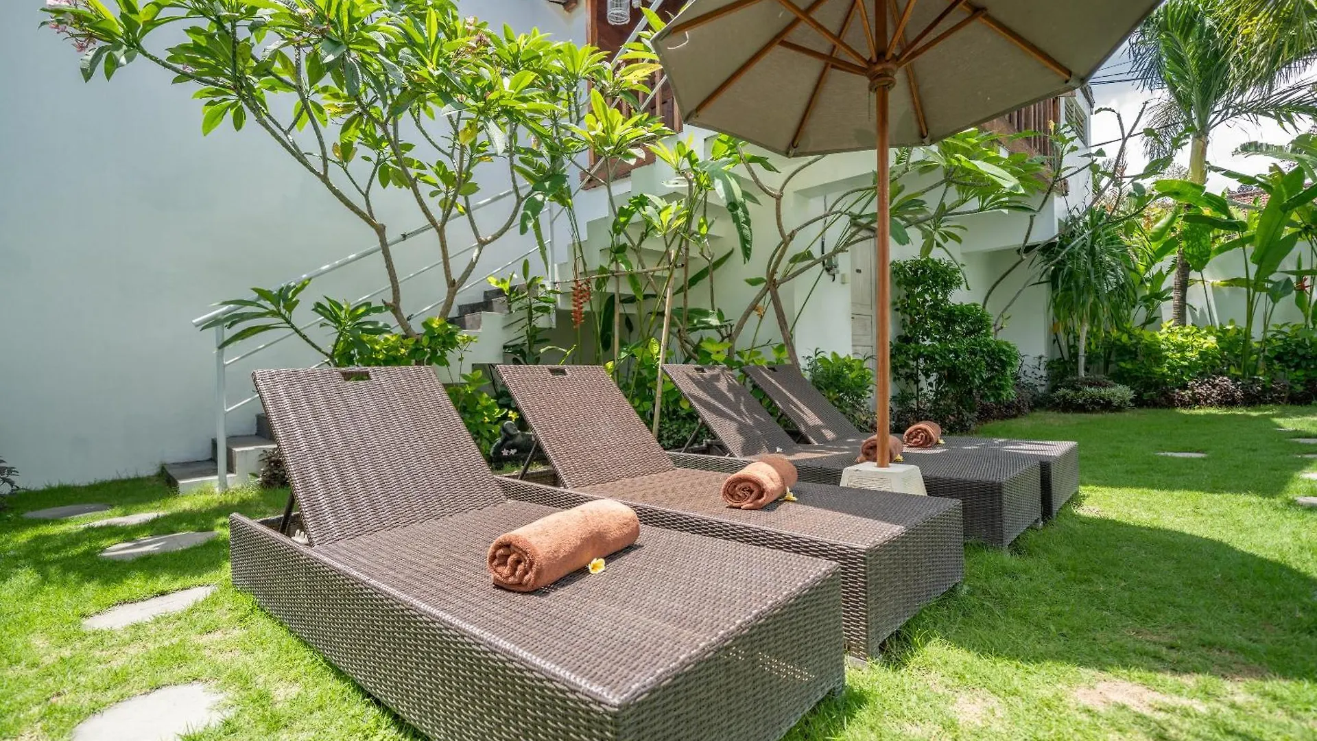 Villa Palm Tree - Huge 4Bd Villa Center Seminyak אינדונזיה