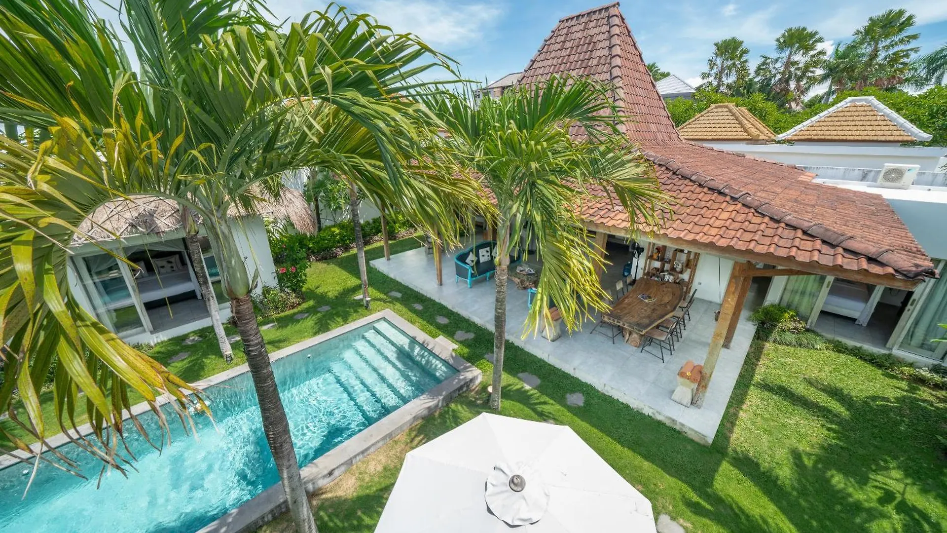 Villa Palm Tree - Huge 4Bd Villa Center Seminyak סמיניאק