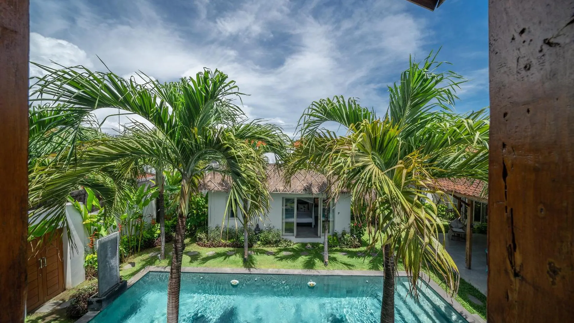 Villa Palm Tree - Huge 4Bd Villa Center Seminyak