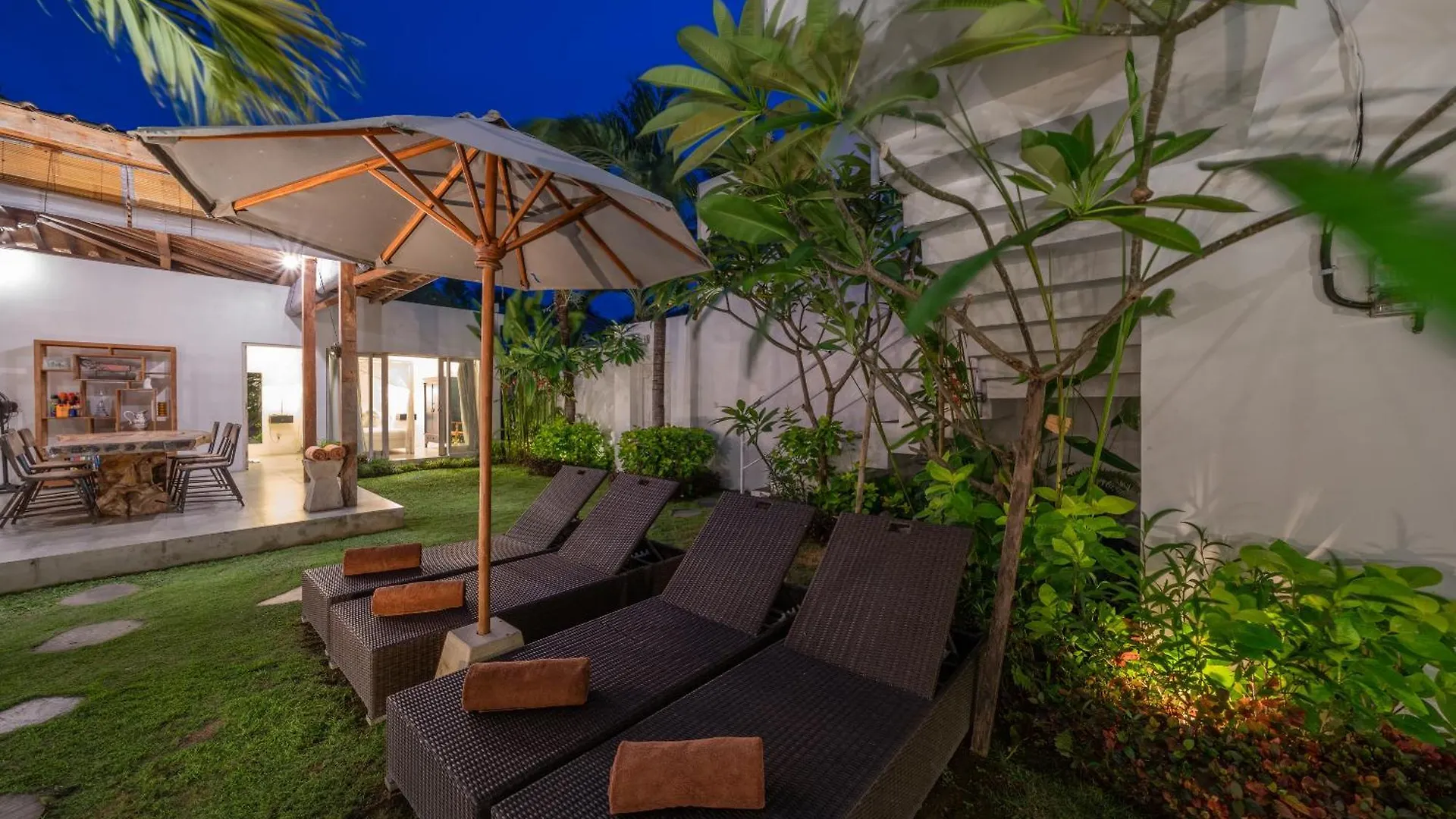 Villa Palm Tree - Huge 4Bd Villa Center Seminyak אינדונזיה