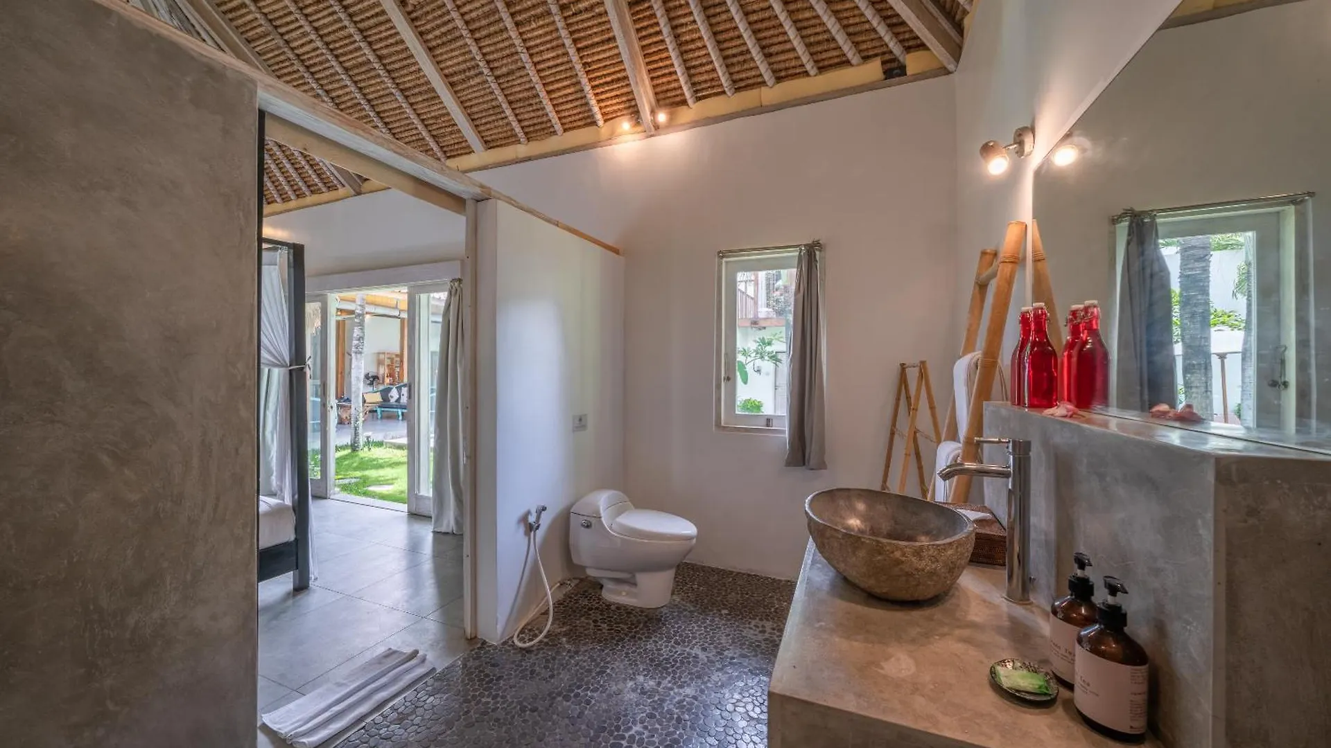Villa Palm Tree - Huge 4Bd Villa Center Seminyak אינדונזיה
